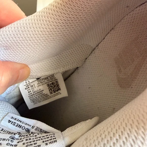 Nike Dunk Low SE Women's Sneakers - White and Leopard Print - Picture 4 of 5